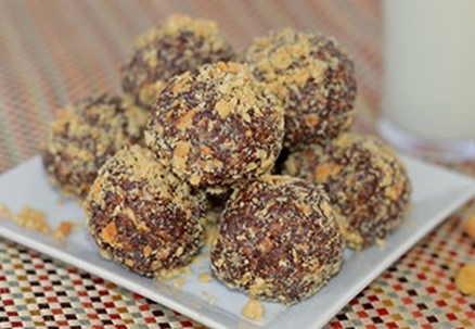 No-Bake Chocolate Oatmeal Energy Bites image